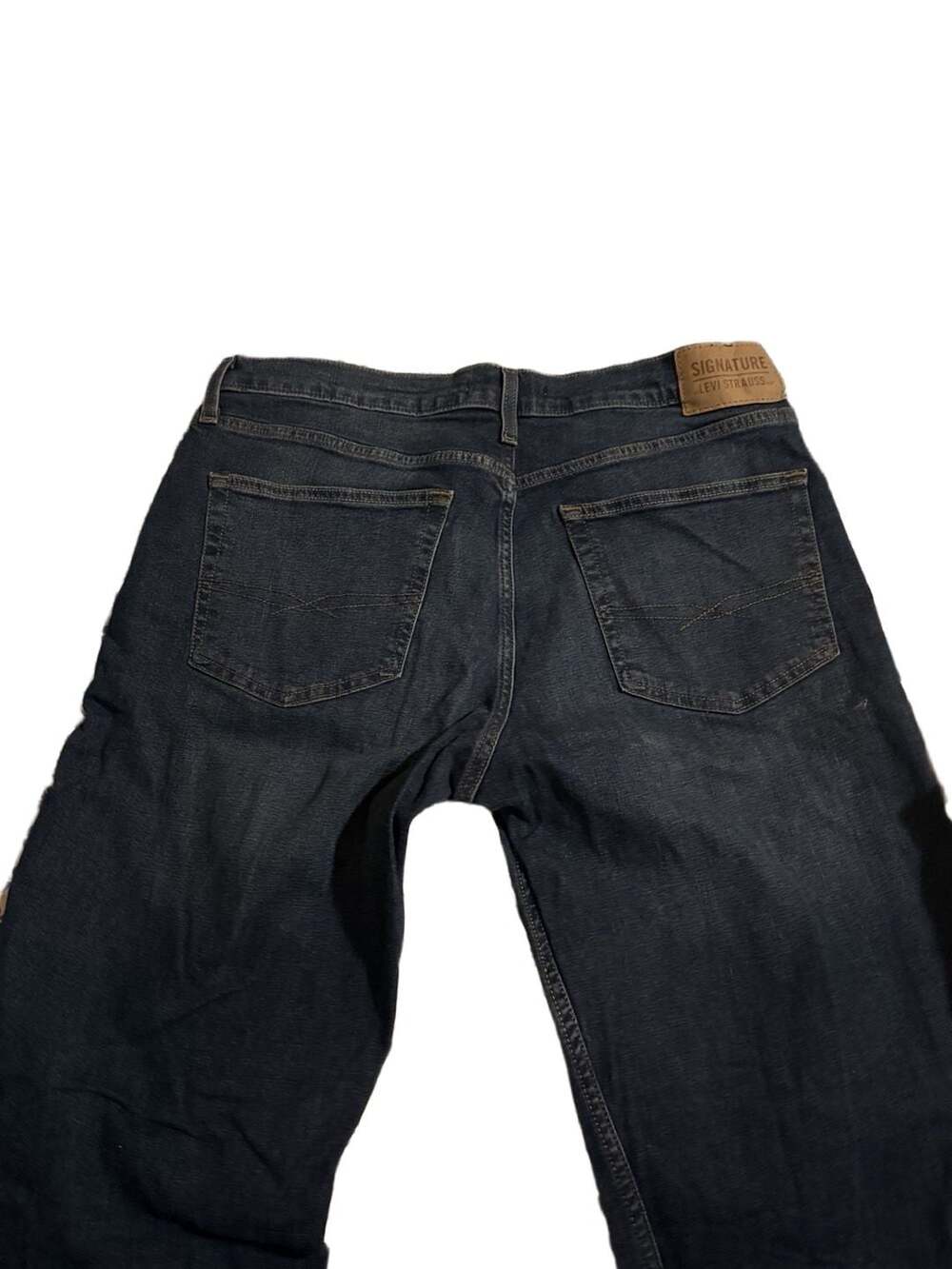 Signature by Levi Strauss & Co. Men's Athletic Straight Jeans Size 32